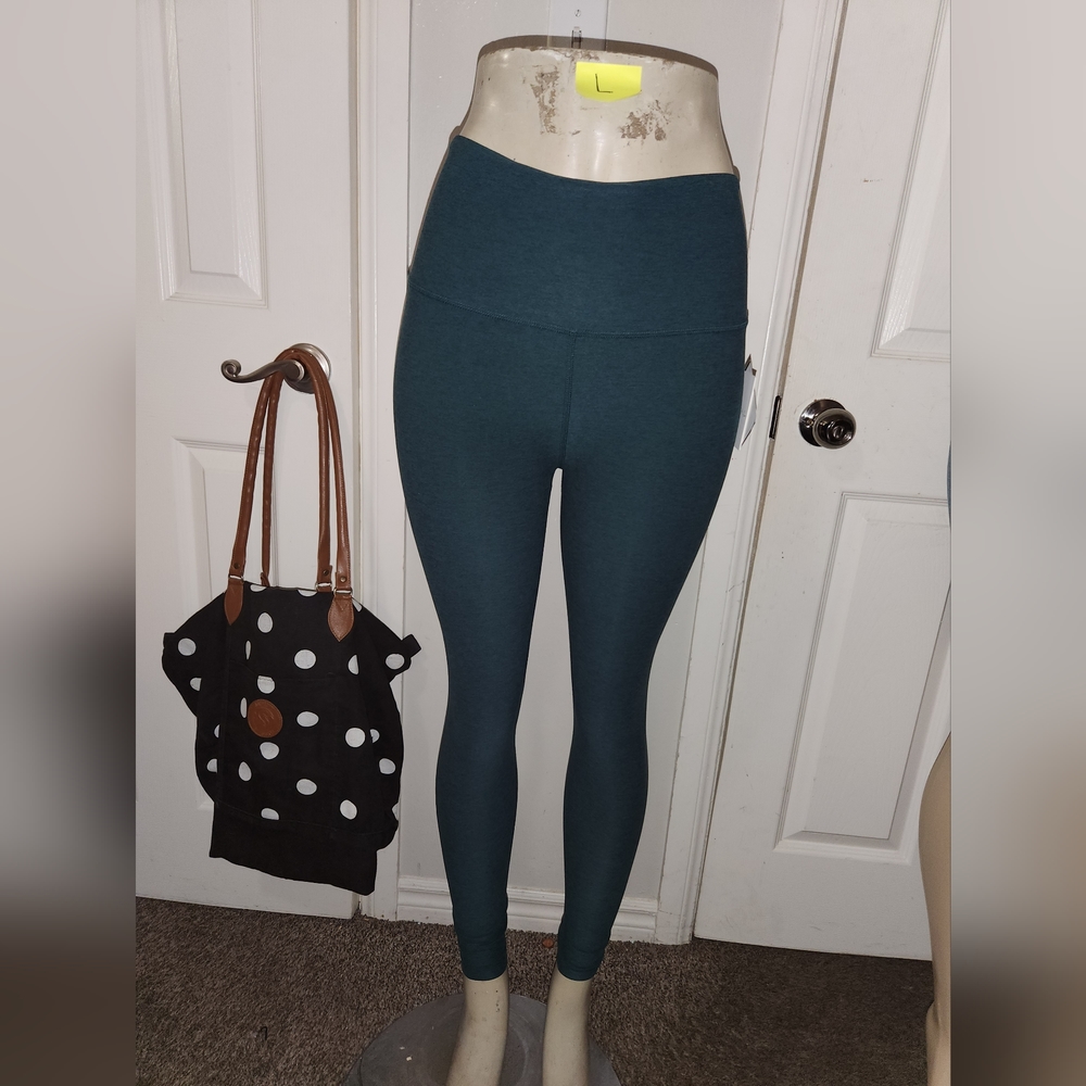 New Beyond Yoga leggings L size